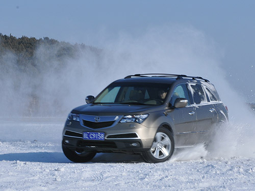 硬派美式SUV 凤凰网冰雪体验2010款讴歌MDX\(6\)