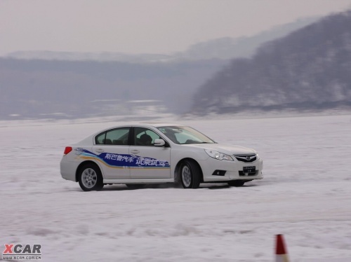 冰雪上的四轮齐舞 2010斯巴鲁冰雪试驾