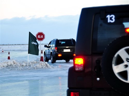 各有擅长！Jeep全系车型冰雪路面试驾\(5\)