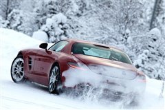 浪漫之旅 冰雪试驾2011款奔驰SLS AMG\(2\)