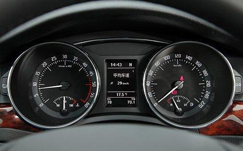 重启东欧新门 试驾斯柯达Superb 2.0 TDI\(4\)