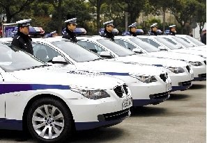 宝马530Li轿车组成世博会警务开道车队