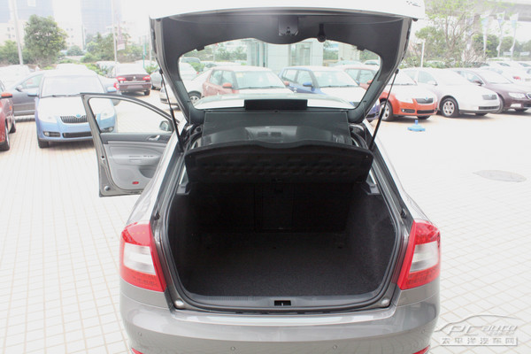 2010款新明锐1.4TSI 珠海站抢先实拍\(2\)