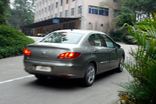 适合家用的大车 试驾东风标致408 2.0L尊贵版\(3\)