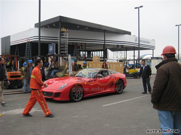 23日全球首发 法拉利599 GTO展馆外曝光