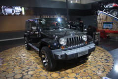 抢眼！北京车展详拍Jeep牧马人-冰川纪念版