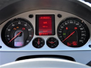 细节改变、性能依旧 测评新款迈腾2.0TSI\(2\)