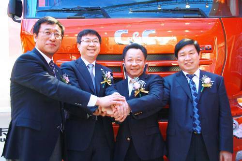 联合卡车 闪耀北京车展的橙色光芒