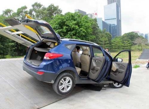 谁是“质价比”之王 对比试驾ix35、CR-V、RAV4\(3\)