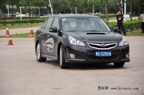 平民四驱车 义乌车展试驾斯巴鲁新力狮