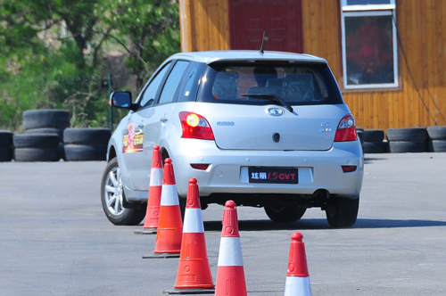 长城炫丽冠军版体验 如何选一款好开车\(3\)