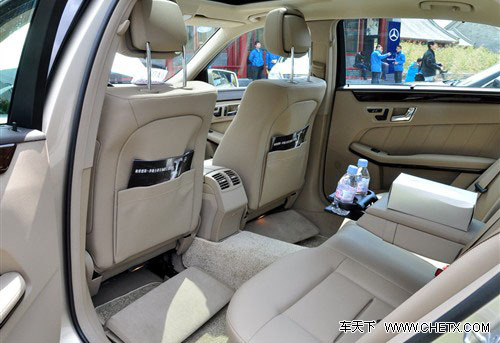 奔驰E级长轴距版上市 售价51.5-67.5万