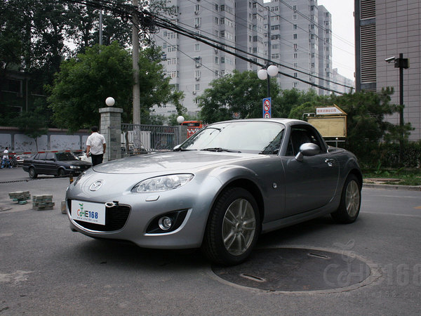 时尚运动跑车 进口马自达MX-5需预定