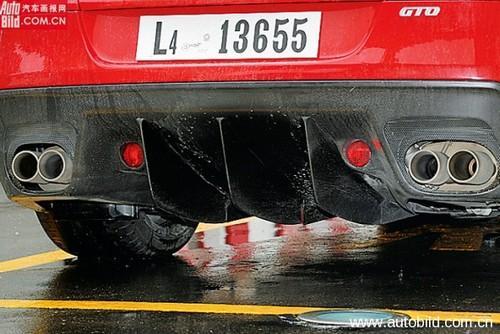 战斗机器的重生 雨中试驾法拉利599 GTO\(2\)