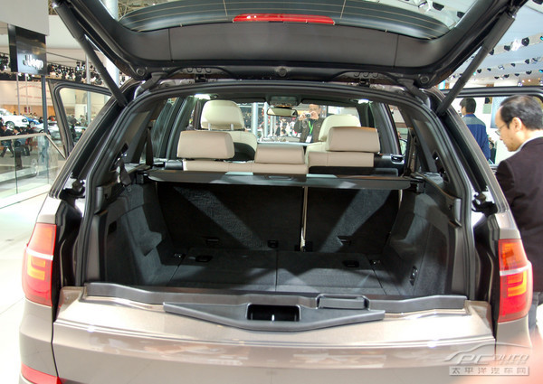2011款宝马X5售价公布 动力系统大升级