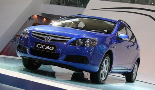 长安CX30三厢9月将上市 预计售价7-9万元