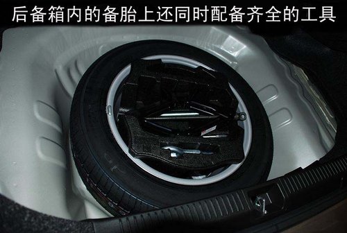 气派运动型轿车——进口铃木凯泽西\(2\)