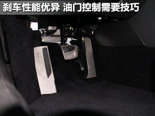 雨中试驾兰博基尼Gallardo LP550-2（图）(6)