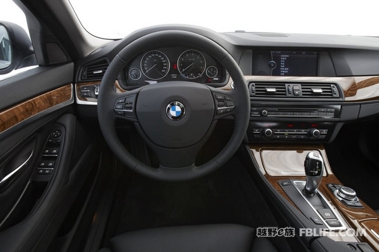 全新一代BMW 5系长轴距版开始接受预订(2)