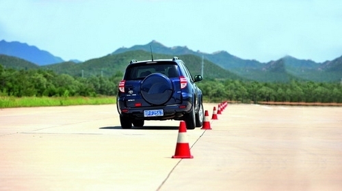 测试一汽丰田RAV4 一种和谐的感觉(2)