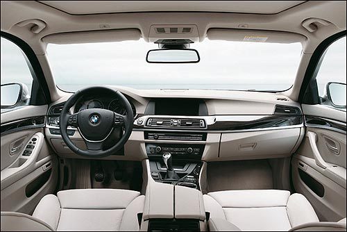 新BMW 5 SERIES TOURING谁说商务不休闲