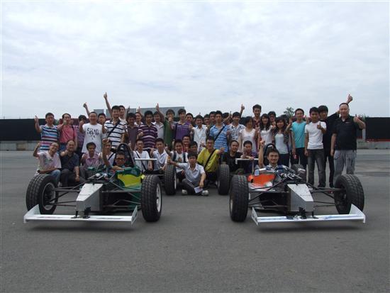 西华大学FSAE车队赴成都国际赛道参观学习