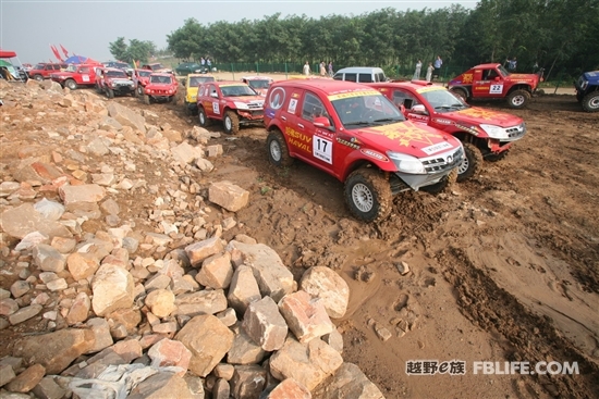 淄博站成最难越野赛道 长城车队艰难进决赛(3)