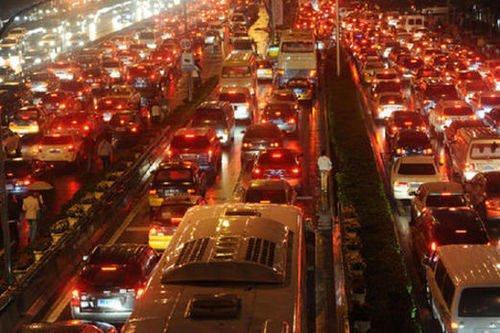 外媒：大堵车警示中国 文明交通已迫在眉睫