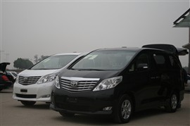 保姆来了 丰田Alphard（阿尔法）到店实拍