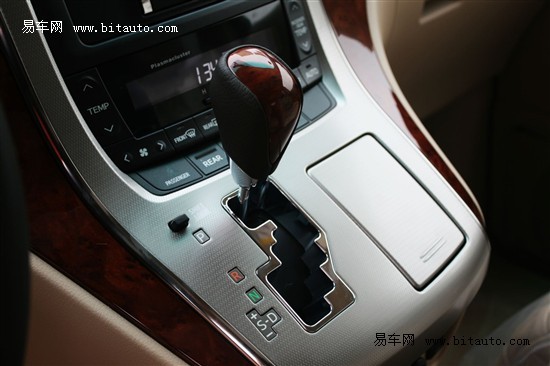 丰田Alphard埃尔法上市 售56.88万元起(2)