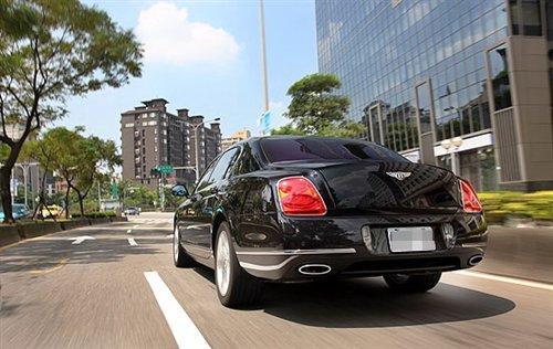 试驾宾利欧陆Flying Spur 6.0 仍是传奇(5)