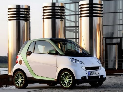 将搭载全新动力 2011款奔驰Smart起售11万