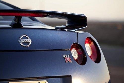 2012款日产GT-R海外售价公布 9万美元起(2)