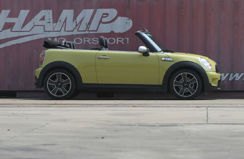 奥迪TTS赛道对比MINI Cooper S 那小子很快(2)