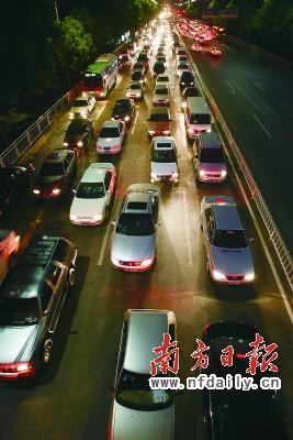 深圳2012年机动车总量可能达到承载极限(图)