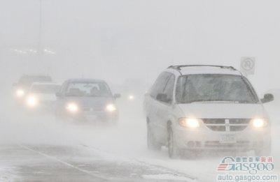 暴风雪袭击北美 通用福特因封路减产