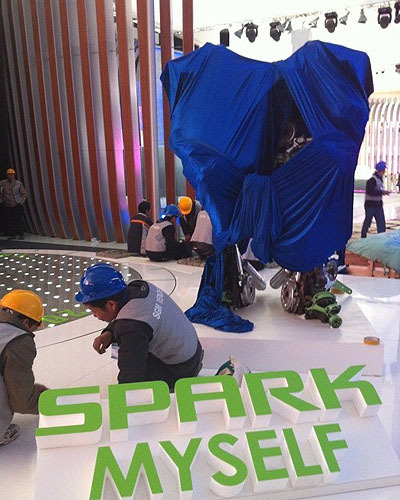 广州车展探秘之 雪佛兰展台惊现SPARK实体机器人