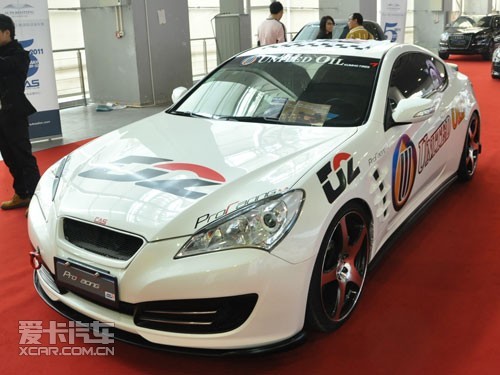广州车展直击8.3升V10引擎道奇蝰蛇亮相