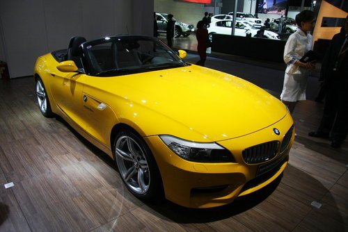 很黄很给力 实拍BMW-Z4烈焰极致版