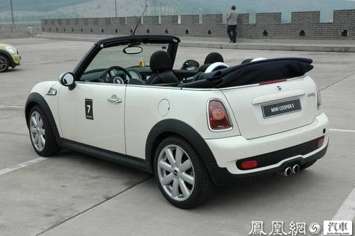 天生尚酷 试驾Mini cooper cabrio敞篷版(3)