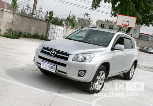 一汽丰田RAV4现车紧张 加价1万元可提现车