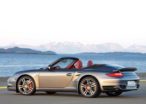 2010款保时捷911 Turbo发布 约合143.4万元