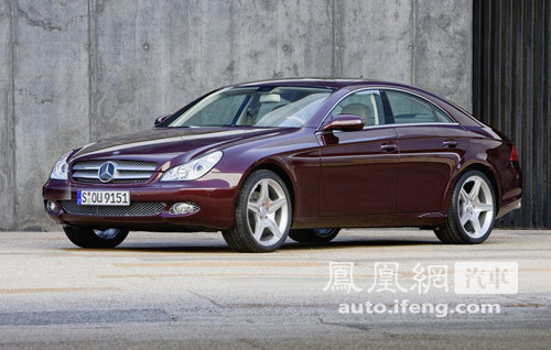 奔驰四门轿跑车cls300上市 售价79.8万元高清图片