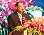 吉利集团总裁杨健