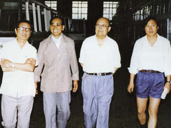 孟少农最后一次到一汽轿车厂视察（左三为孟少农）摄于1987年7月