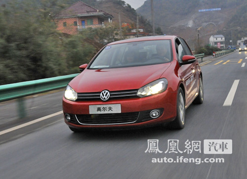 凤凰试驾高尔夫1.4TSI+DSG 用技术实力说话\(4\)