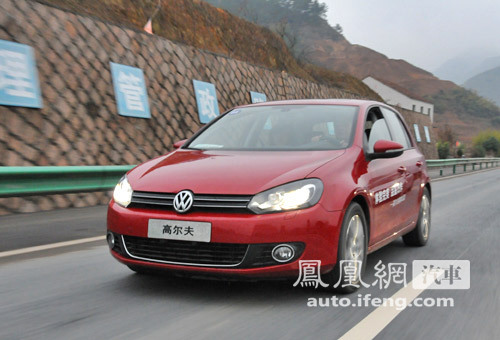 凤凰试驾高尔夫1.4TSI+DSG 用技术实力说话\(4\)