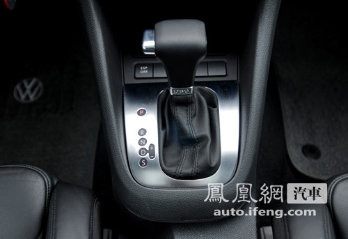 凤凰试驾高尔夫1.4TSI+DSG 用技术实力说话\(5\)