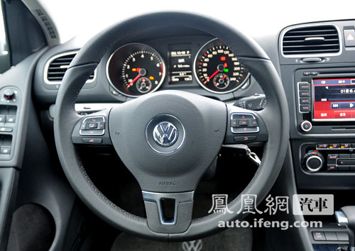 凤凰试驾高尔夫1.4TSI+DSG 用技术实力说话\(7\)