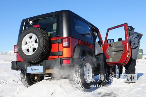 冰雪路面越野与漂移体验 海拉尔试驾Jeep系列\(5\)